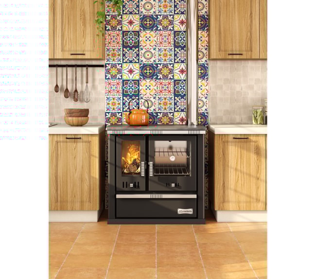 Fogão a Lenha 101m² Dupla Combustão Munique F900 - Nº 2 Tampo Ferro Fundido